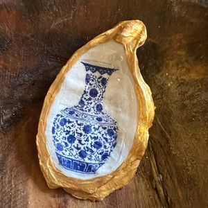 3” Hand Painted decoupage oyster shell